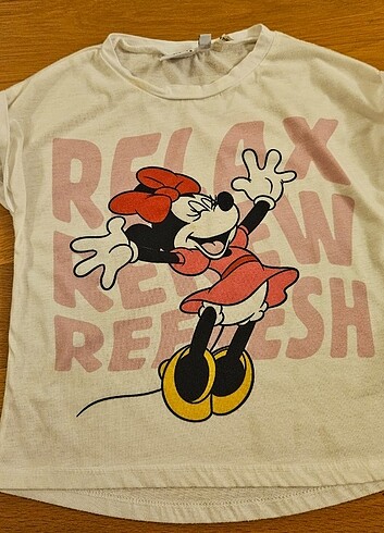 5 Yaş Beden çeşitli Renk 3 adet tshirt 5-6 yaş