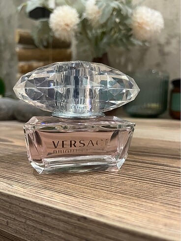 Versace Bright Crystal Kadın Parfüm Edt 50 Ml