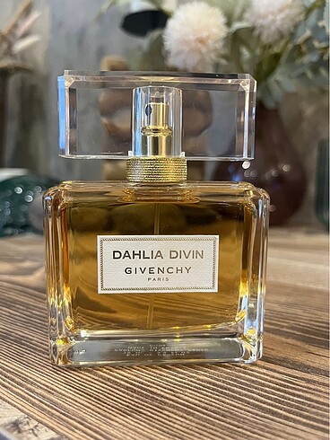 Givenchy Dahlia Divin EDP 75ML