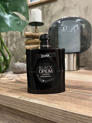 YVES SAINT LAURENT Black Opium Le Parfum