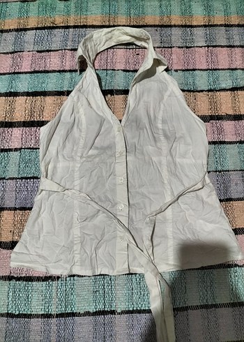 Beyaz Kemerli Halter Yaka Kadın Yeleği