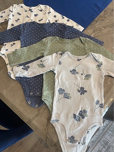 Carters Bebek body