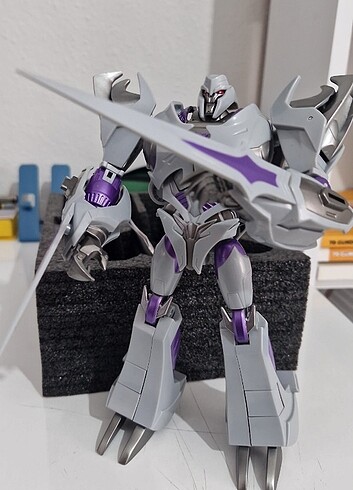 Transformers prime megatron kargo