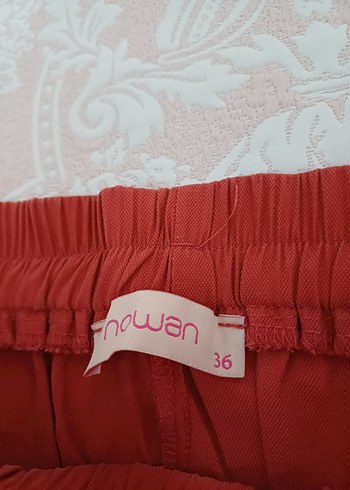 Düğmeli Kırmızı Rahat Kesim Kadın Kumaş Pantolon - Görsel 4