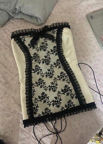 vintage dantel işlemeli straplez korse