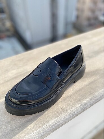 Bershka Bershka Tırtıklı Tabanlı ve Bantlı Makosen (Loafer)