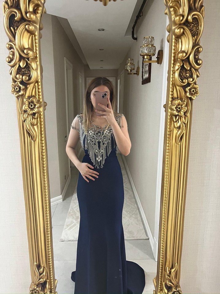 Boncuk İşlemeli V Yaka Siyah Uzun Abiye - Görsel 2