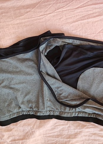 Gri Midi Spor Vücuda Oturan Hamile Şortu - Görsel 2