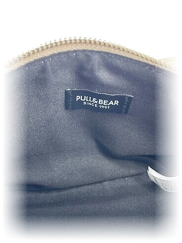Beden Pull and Bear Kol Çantası %70 İndirimli.