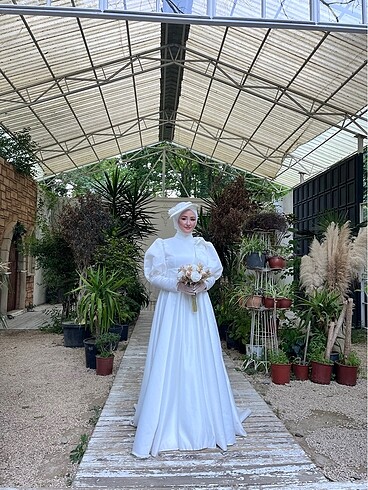 Dış çekim elbisesi