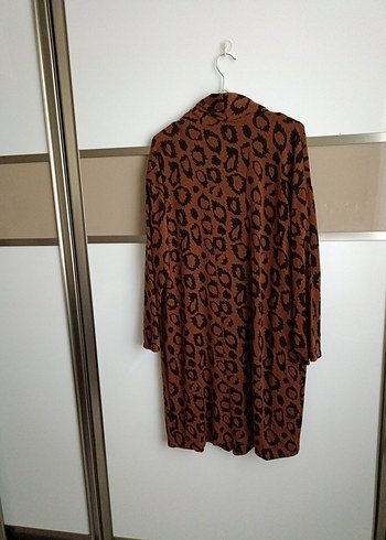 Kahverengi Yılan Desenli Uzun Kadın hırka - Görsel 3