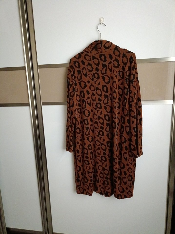 Kahverengi Yılan Desenli Uzun Kadın hırka - Görsel 3