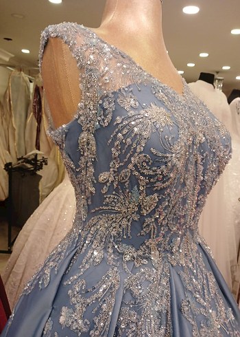 Gri Nakışlı Uzun V Yaka Abiye Elbise - Görsel 4