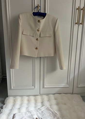 Düğmeli Krem Mini Kadın Takım - Görsel 2