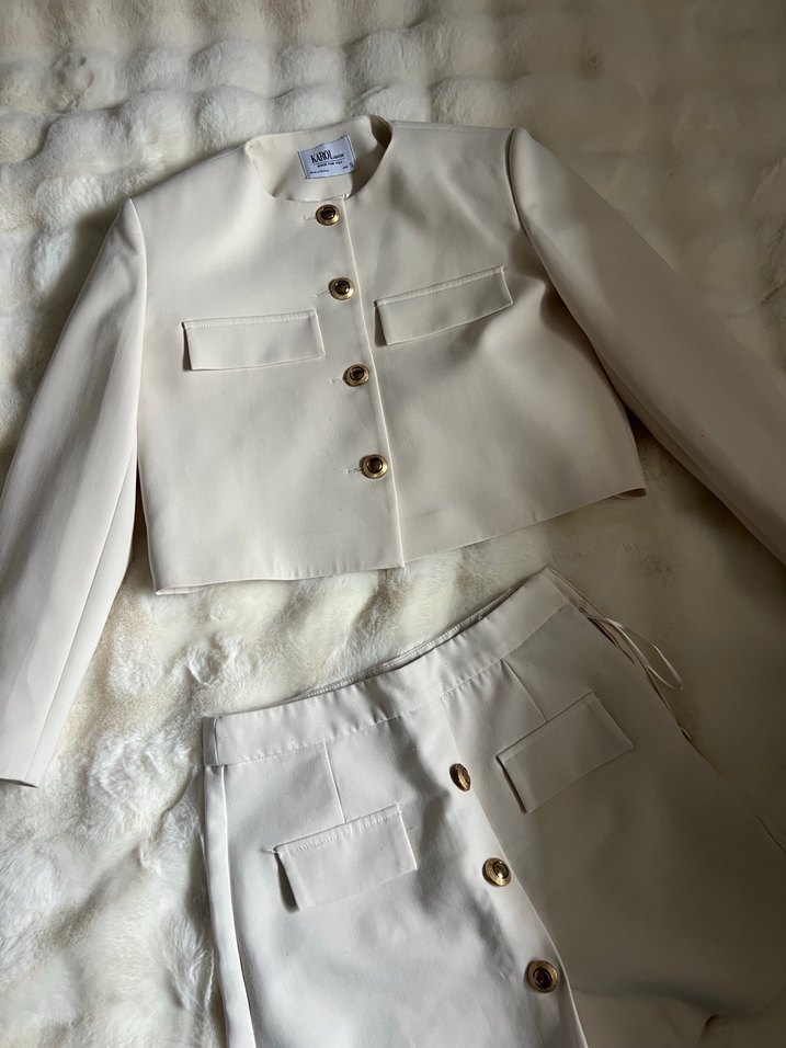 Düğmeli Krem Mini Kadın Takım - Görsel 5