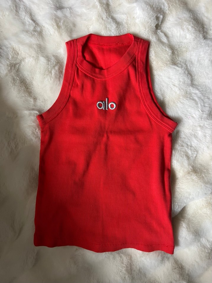 Kırmızı Yüksek Yakalı Kadın Atlet - Görsel 3