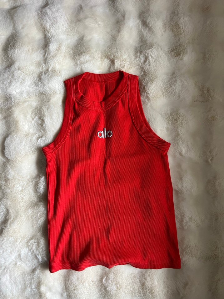 Kırmızı Yüksek Yakalı Kadın Atlet - Görsel 2