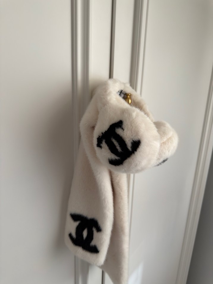 Beyaz Kürklü Kapüşonlu Kadın Midi Mont - Görsel 2