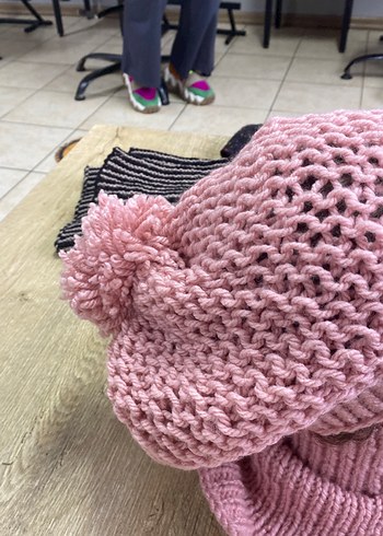 Pembe Örgü Bohem Kadın Bere ve Boyunluk Seti - Görsel 2