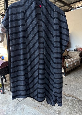 Gri Çizgili Kadın Hırka - Görsel 3