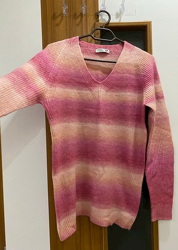 Sateen Marka Pembe Bağlama Desenli V Yaka Triko Kazak - Görsel 3