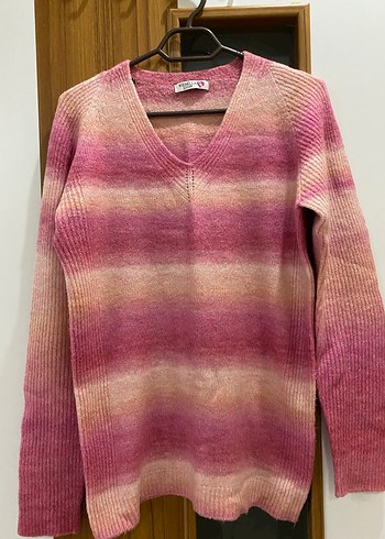 Sateen Marka Pembe Bağlama Desenli V Yaka Triko Kazak - Görsel 2