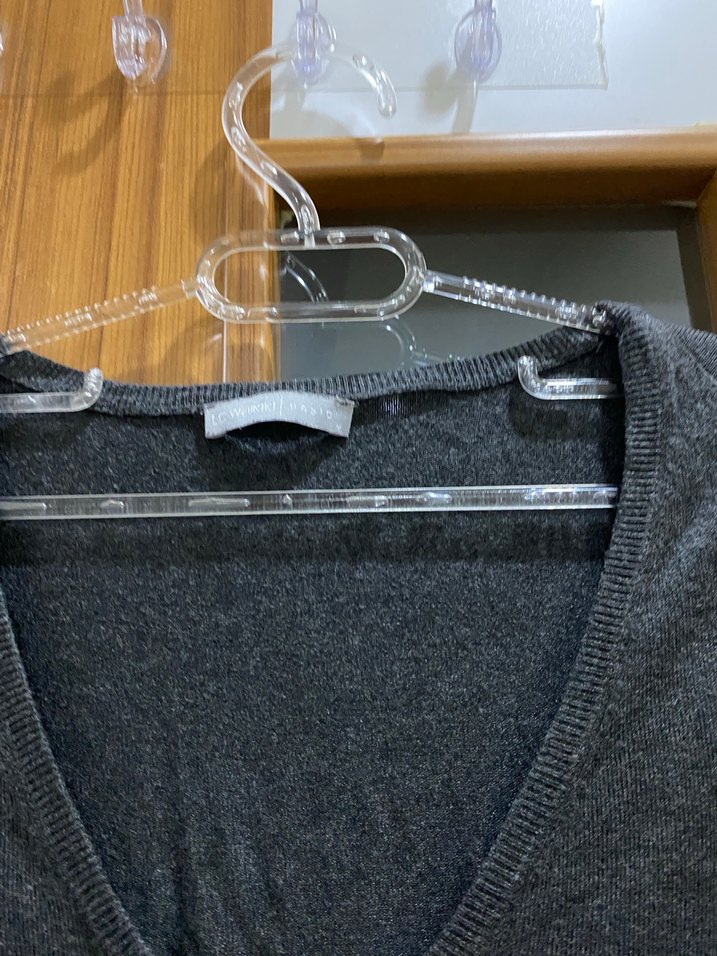 LCW Marka Gri V Yaka Uzun Kollu Düğmeli Kadın Hırka - Görsel 2