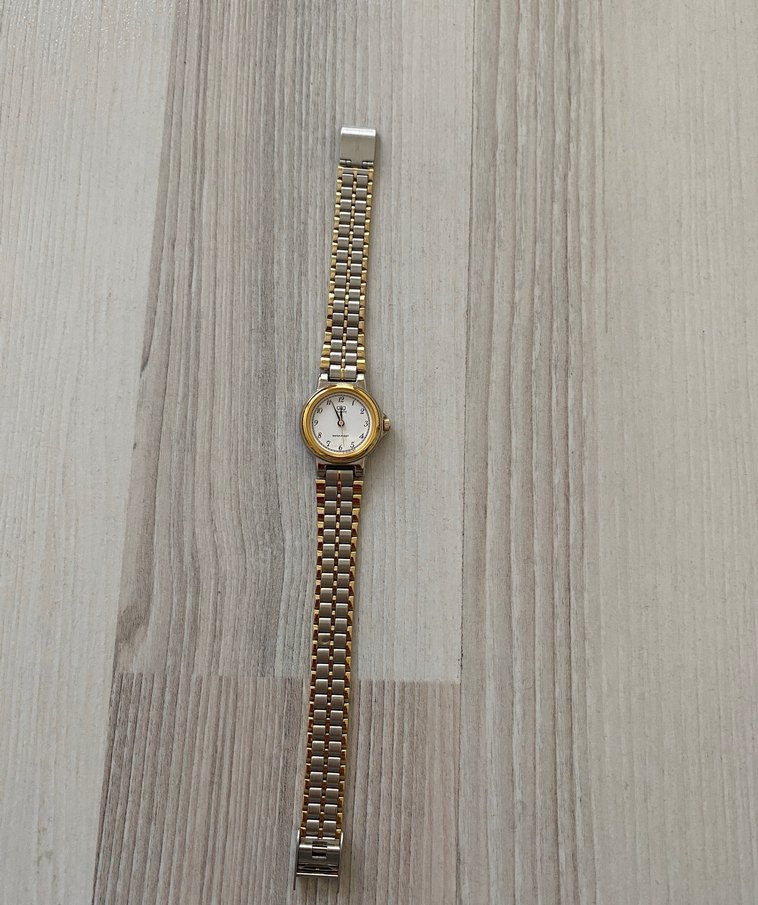 Altın Renkli Klasik Kadın Kol Saati - Görsel 2