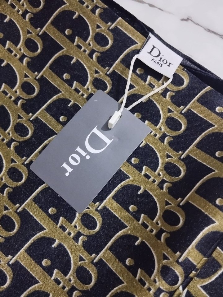 Dior Şal - Görsel 3