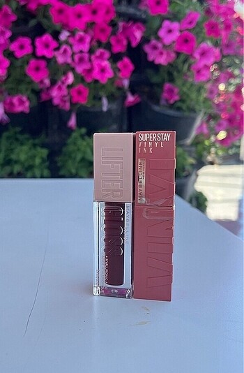 Maybelline lifter gloss+vinly gloss