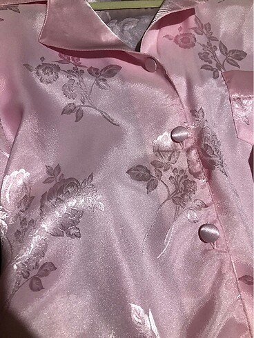 Diğer Saten Pembe Pijama Takımı