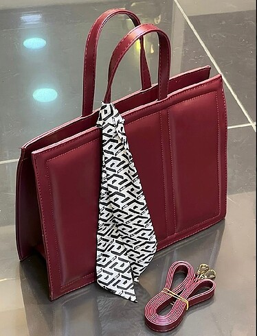 Bordo Fular Detaylı Çanta
