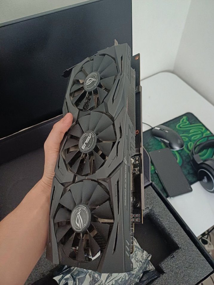 ASUS ROG STRİX RX 590 8GB 256 BİT - Görsel 5