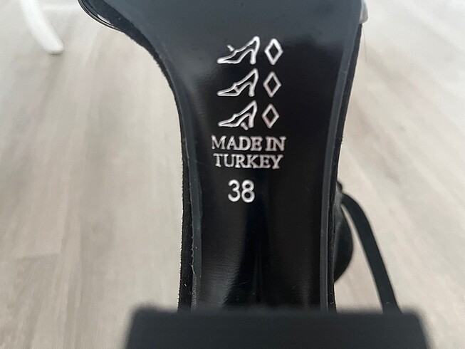Butigo topuklu ayakkabı