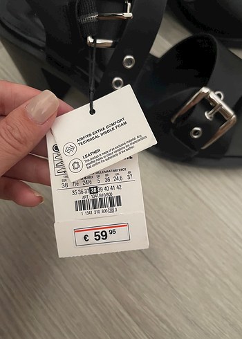 38 Beden Siyah Tokalı Kadın Topuklu Sandalet