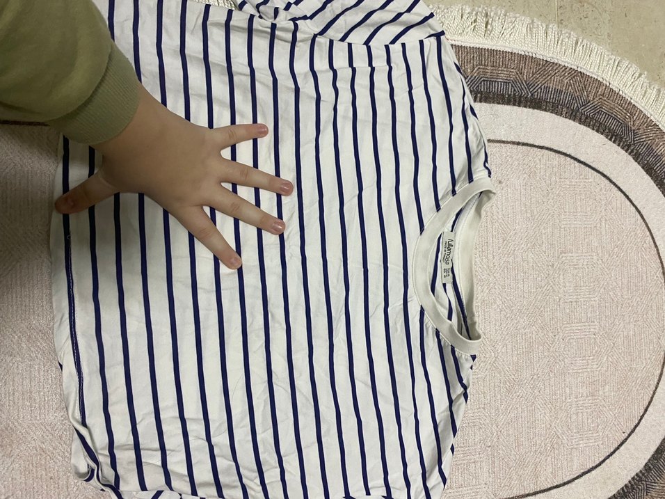 Lacivert beyaz çizgili oversize crop - Görsel 3