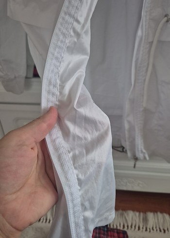 Düğmeli Beyaz-Yeşil Midi Kadın Ceket - Görsel 2