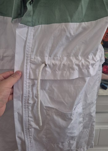 Düğmeli Beyaz-Yeşil Midi Kadın Ceket - Görsel 4