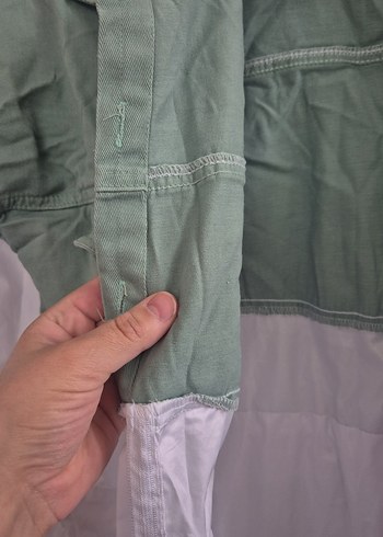 Düğmeli Beyaz-Yeşil Midi Kadın Ceket - Görsel 3