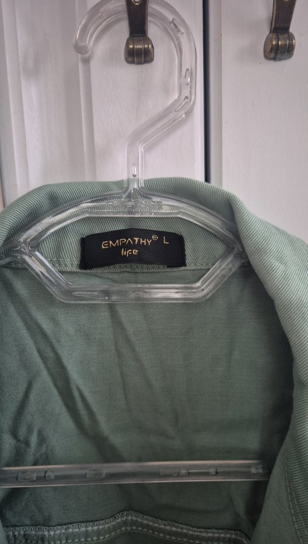 Düğmeli Beyaz-Yeşil Midi Kadın Ceket - Görsel 5