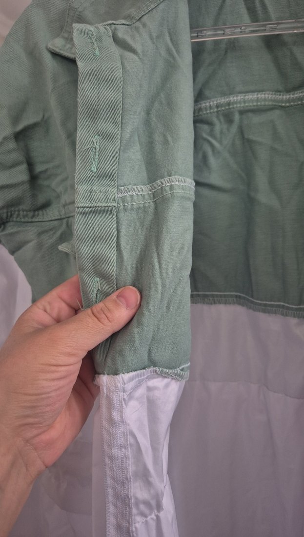 Düğmeli Beyaz-Yeşil Midi Kadın Ceket - Görsel 3