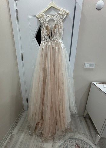 Bej Bohem V Yakalı Uzun Gelinlik - Görsel 4