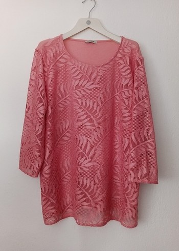 Dantel detaylı 3XL bluz.