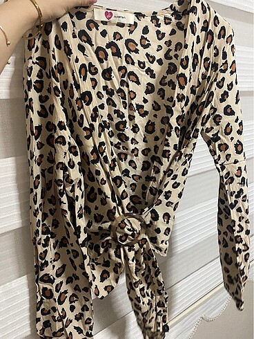 leopar desenli bluz