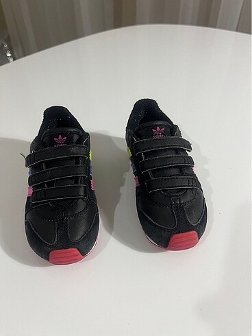 23 Beden Orginal Adidas kız çocuk Ayakkabısı 23 numara