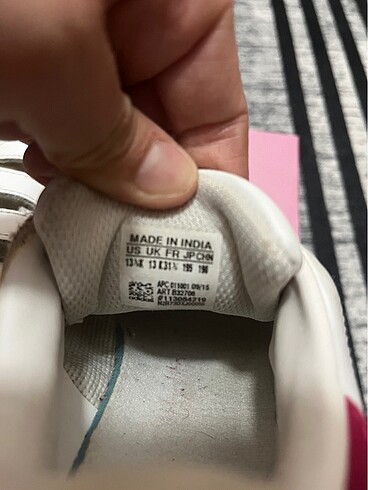 31 Beden beyaz Renk Adidas kız çocuk spor ayakkabı