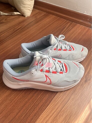 39 Beden Nike spor ayakkabı