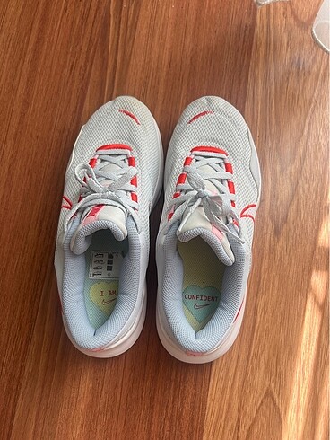39 Beden beyaz Renk Nike spor ayakkabı