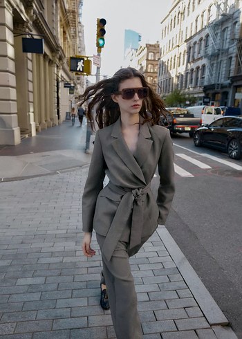 Vatkalı Kemerli Blazer - Görsel 6