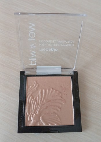  Beden Wet n Wild Megaglo Aydınlatıcı Pudra